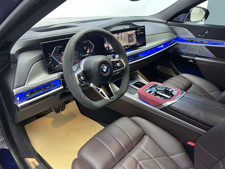 Фото 4 - BMW 7 Series