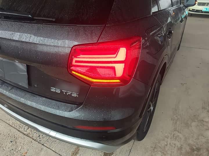 Фото 8 - Audi Q2L