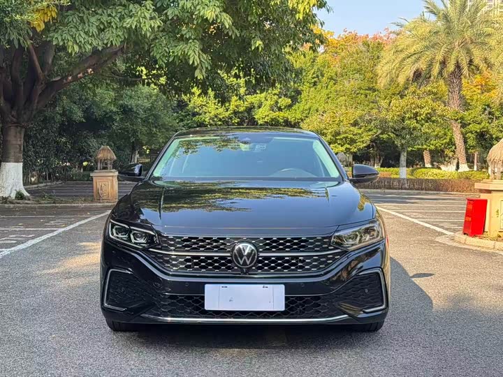 Фото 2 - Volkswagen Passat