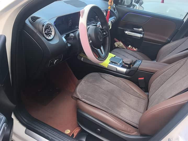 Фото 9 - Mercedes-Benz GLB-Class