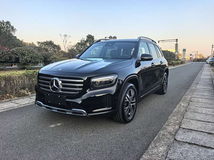 Фото 2 - Mercedes-Benz GLB-Class