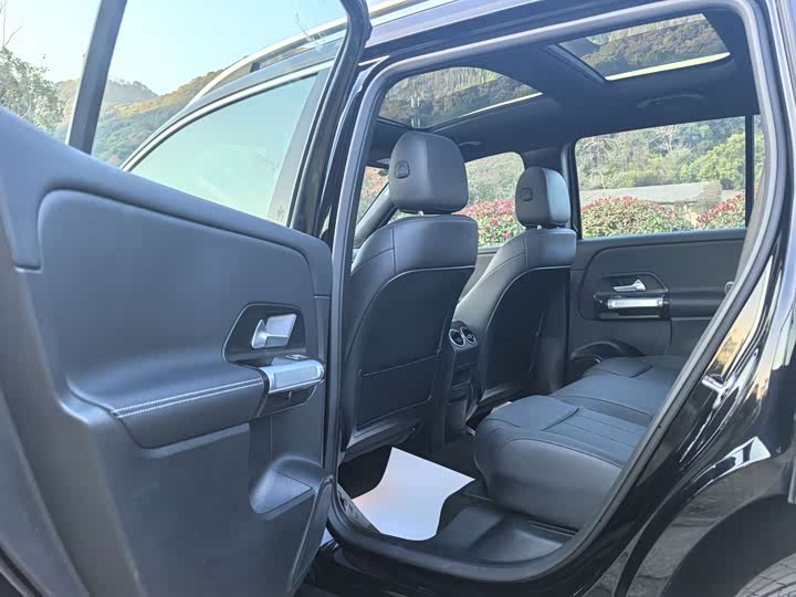 Фото 7 - Mercedes-Benz GLB-Class