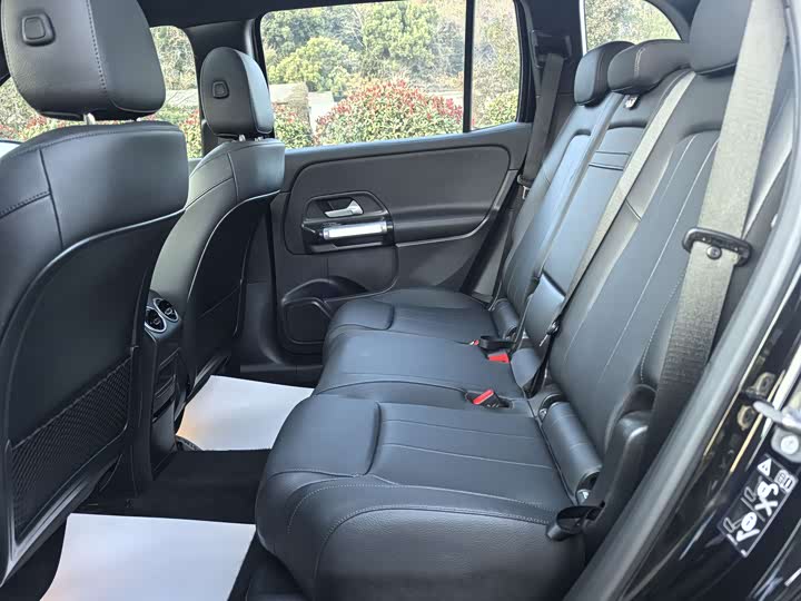 Фото 8 - Mercedes-Benz GLB-Class