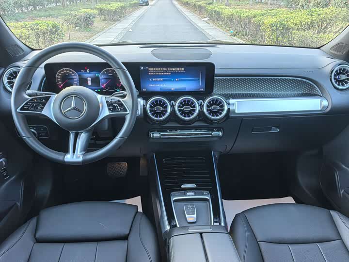 Фото 9 - Mercedes-Benz GLB-Class