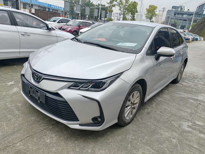 Фото 3 - Toyota Corolla