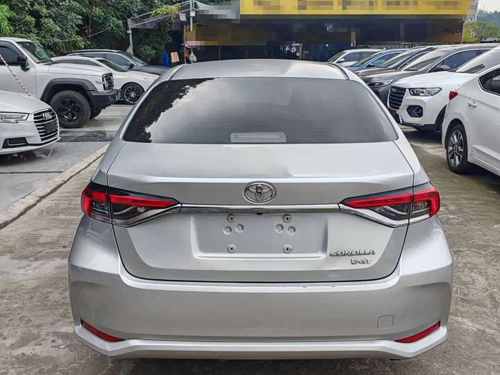 Фото 4 - Toyota Corolla