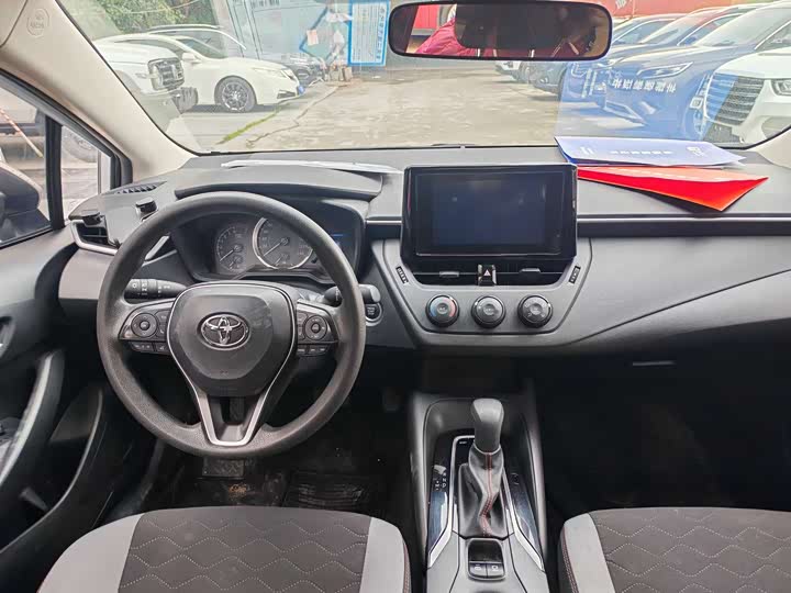 Фото 9 - Toyota Corolla