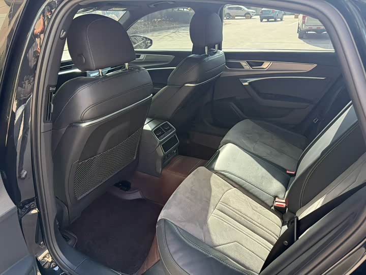 Фото 5 - Audi A6L