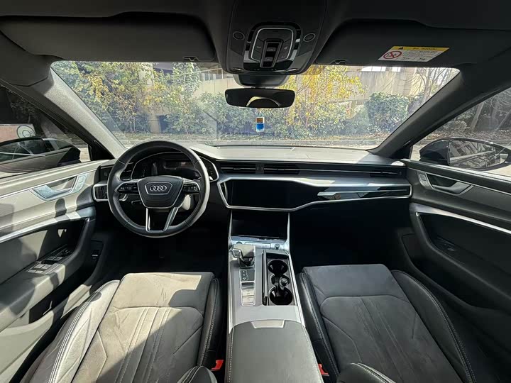 Фото 6 - Audi A6L