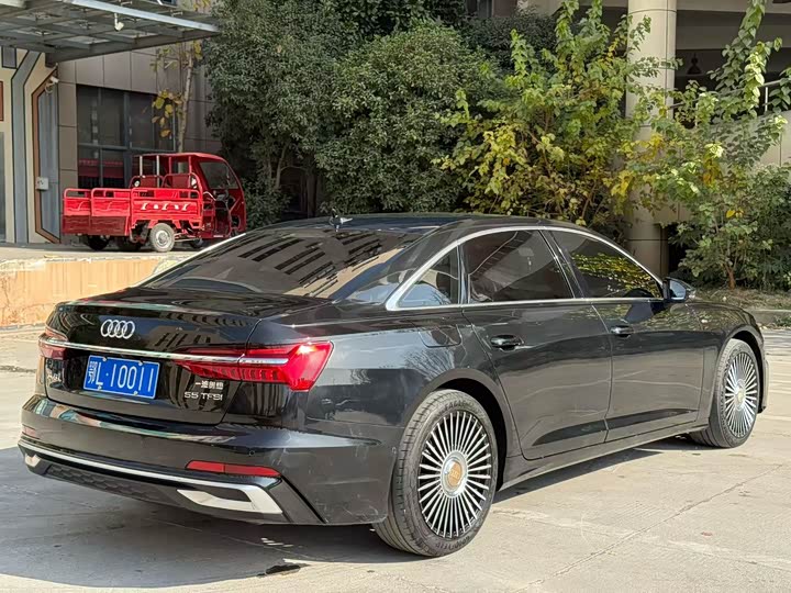 Фото 9 - Audi A6L