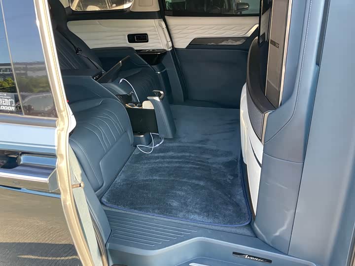 Фото 2 - Buick GL8 Century