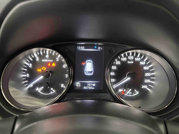 Фото 9 - Nissan X-Trail