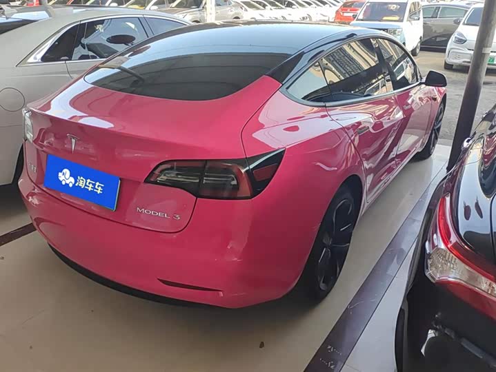 Фото 3 - Tesla Model 3