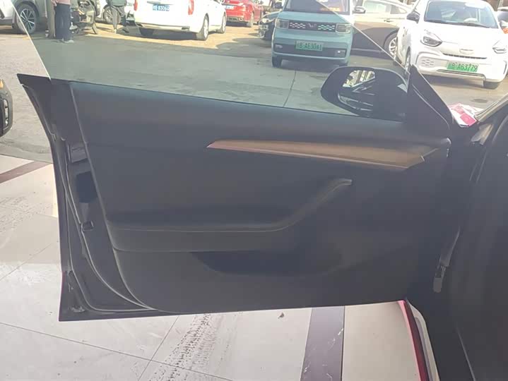 Фото 7 - Tesla Model 3