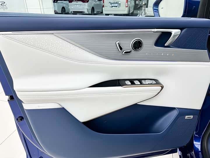 Фото 6 - Buick GL8 Hybrid