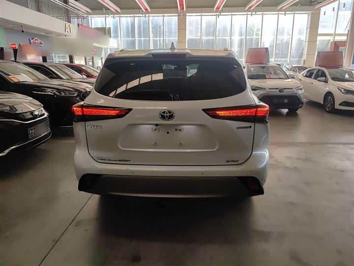 Фото 6 - Toyota Highlander