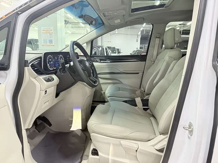 Фото 8 - Buick GL8 ES