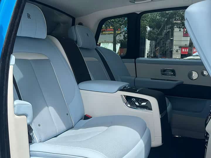 Фото 4 - Rolls-Royce Cullinan