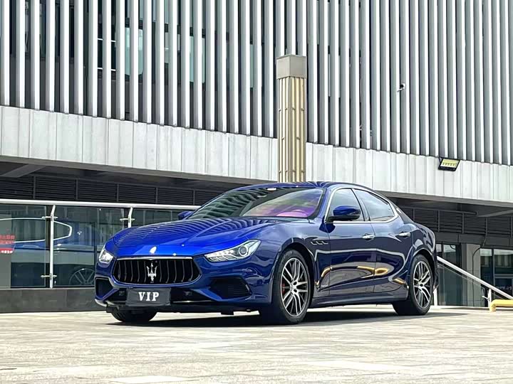 Фото 1 - Maserati Ghibli