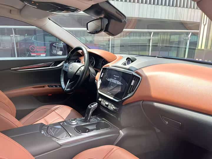 Фото 8 - Maserati Ghibli