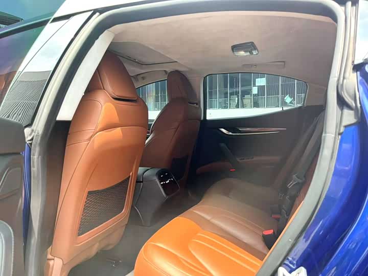 Фото 9 - Maserati Ghibli