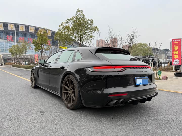 Фото 2 - Porsche Panamera