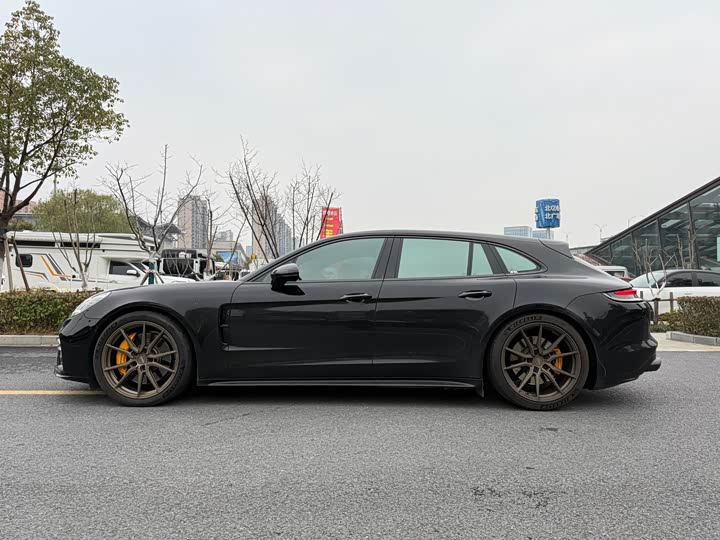 Фото 3 - Porsche Panamera