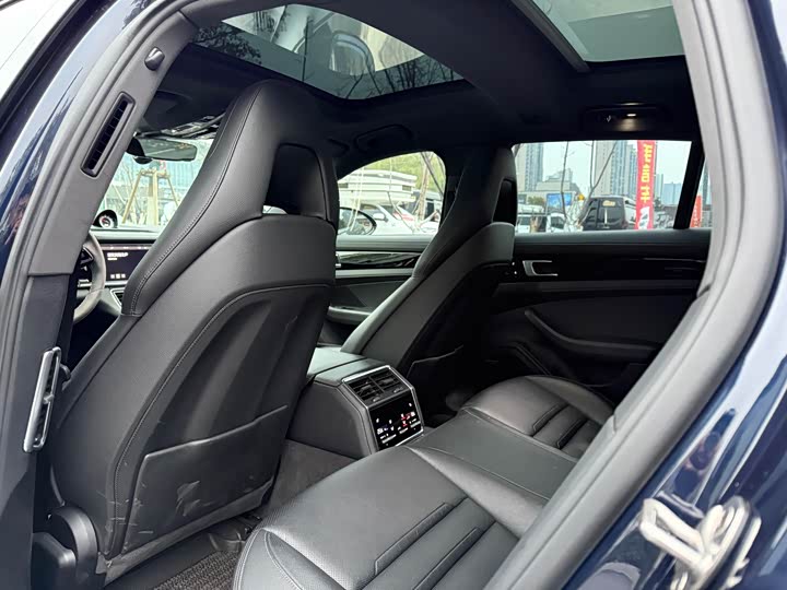 Фото 5 - Porsche Panamera