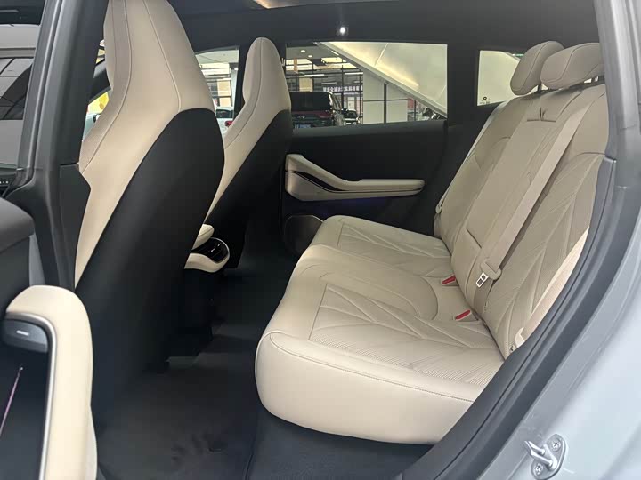 Фото 6 - Nio ET5T