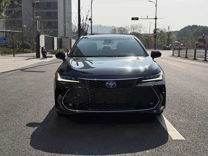 Фото 2 - Toyota Avalon