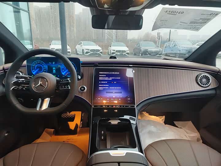 Фото 8 - Mercedes-Benz EQE