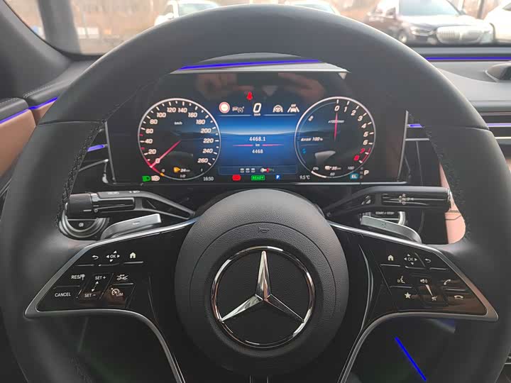 Фото 9 - Mercedes-Benz EQE