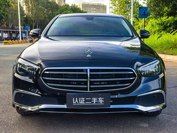 Фото 2 - Mercedes-Benz E-Class