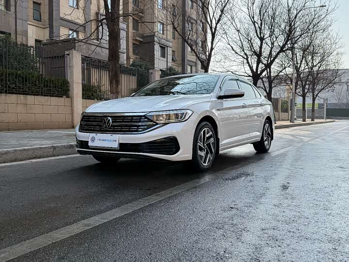 Фото 1 - Volkswagen Sagitar L