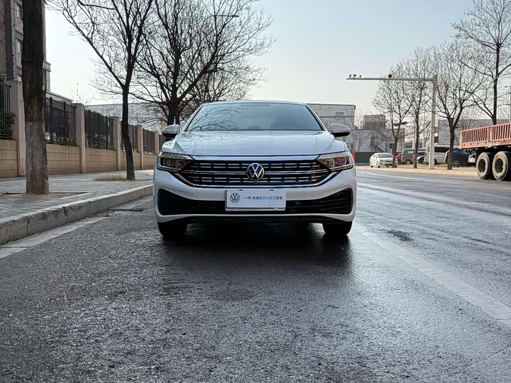 Фото 3 - Volkswagen Sagitar L