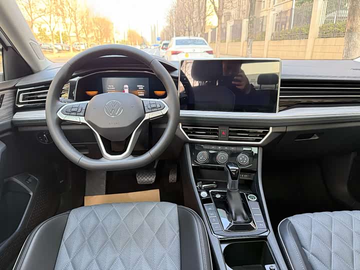 Фото 4 - Volkswagen Sagitar L