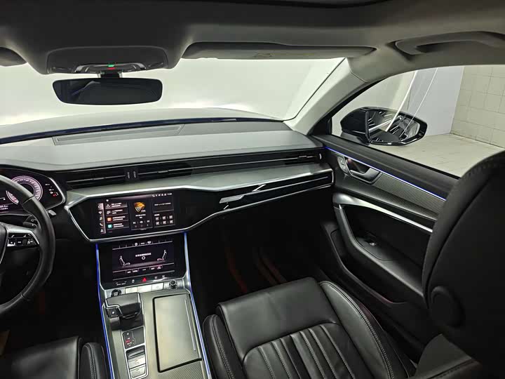 Фото 8 - Audi A6L