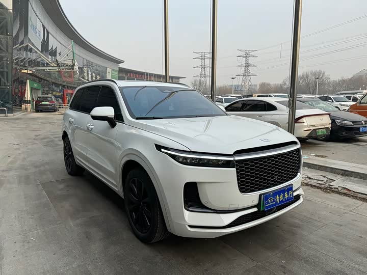 Фото 2 - LiXiang One