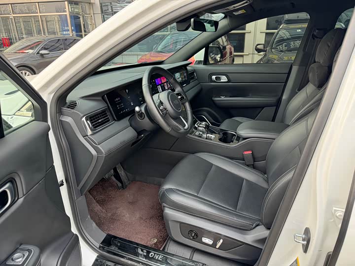 Фото 4 - LiXiang One