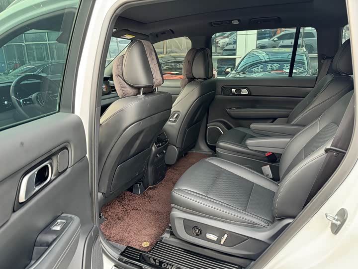 Фото 5 - LiXiang One