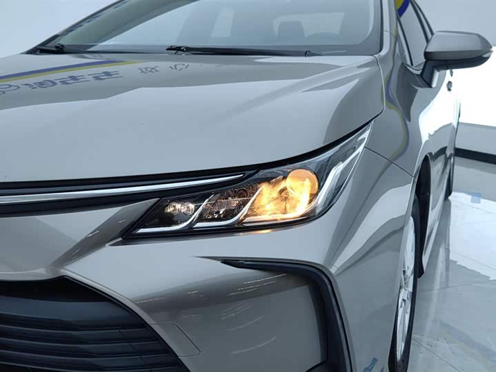 Фото 5 - Toyota Corolla