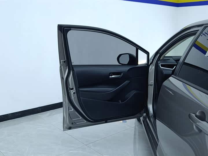 Фото 7 - Toyota Corolla