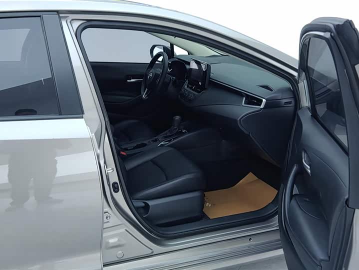 Фото 8 - Toyota Corolla