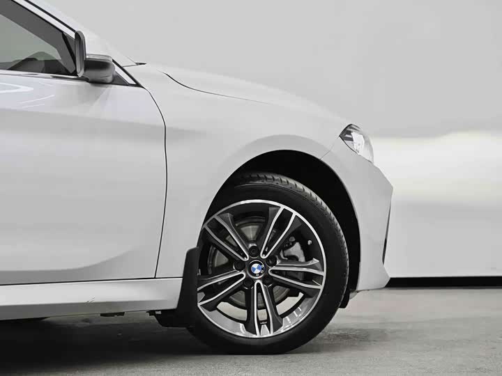 Фото 9 - BMW 1 Series