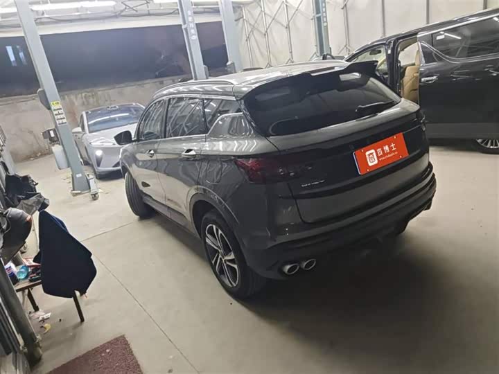 Фото 3 - Geely Coolray