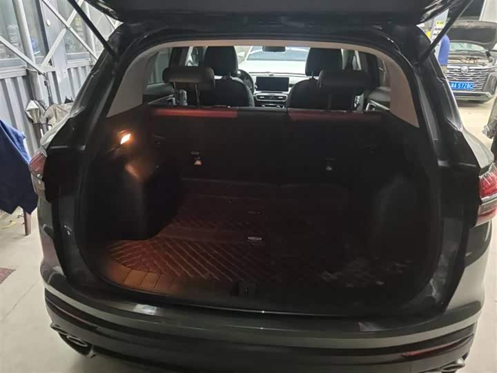 Фото 9 - Geely Coolray