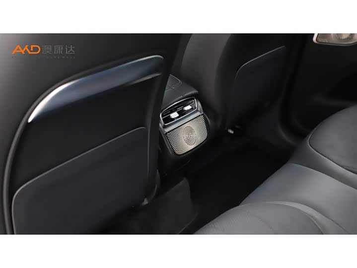 Фото 9 - Mercedes-Benz EQE SUV