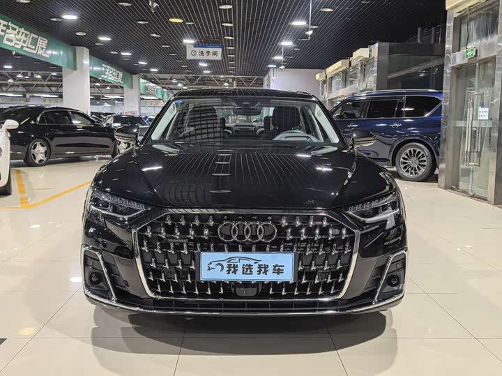 Фото 2 - Audi A8