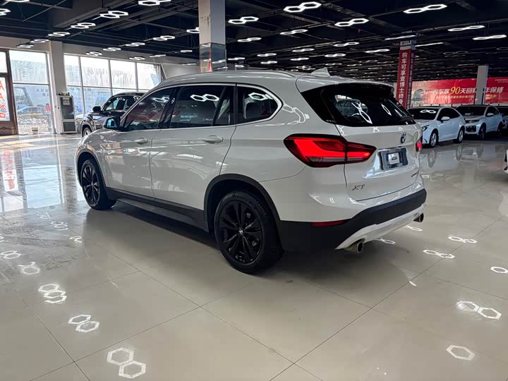 Фото 7 - BMW X1