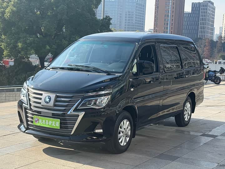 Фото 1 - Dongfeng Forthing Lingzhi M5 EV